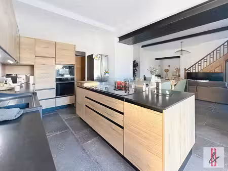 maison de bourg rénovée 180 m2 à soyaux terrasse  cour pri