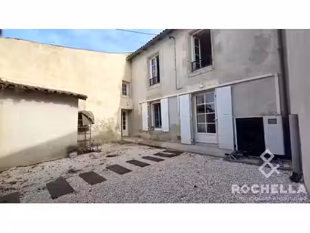 maison de village avec 3 chambres et grand garage attenant