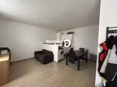 location appartement 2 pièces à saint-pol-de-léon (29250) : à louer 2 pièces / 42m² saint-