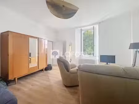 location maison meublé à bressuire (79300) : à louer meublé / 40m² bressuire
