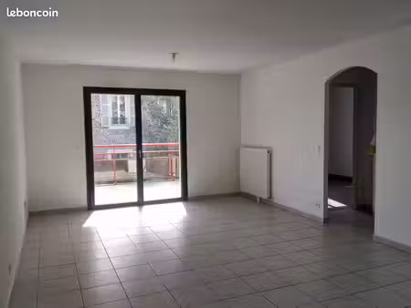 particulier  t3 spacieux