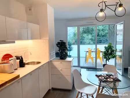 t2 contemporain meublé  design  calme avec terrasse disponible le 3 octobre