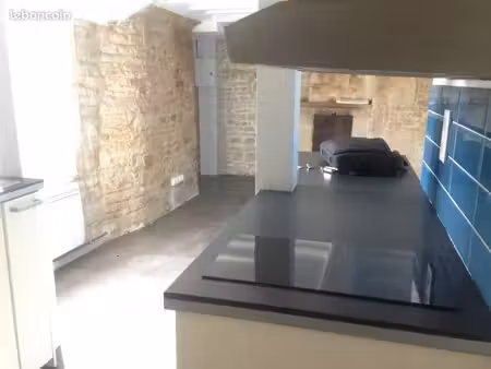 à louer – charmant f2 rénové de 27 m² – rue branville