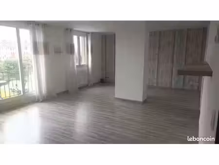 appartement lumineux avec balcon – quartier hôpital