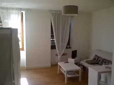 ribeauvillé  studio équipé 27 m2  c.ville  sans honoraire