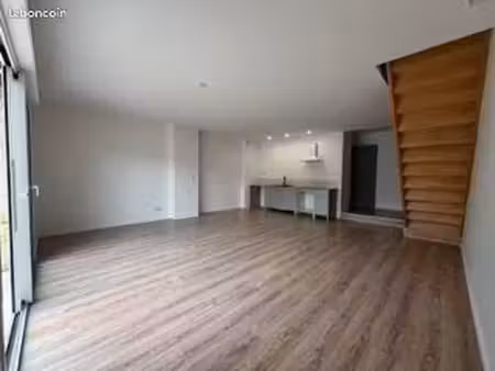maison mitoyenne 92 m² avec étage
