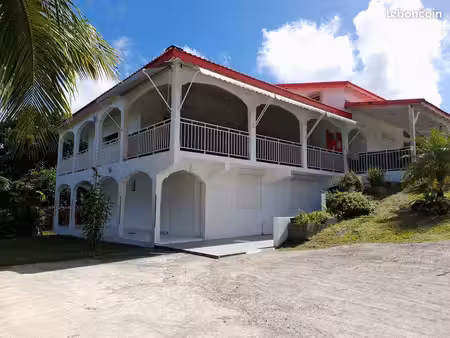 villa 3 pièces 90 m²
