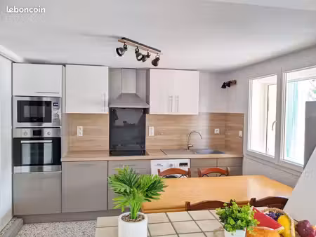 t2 rénové 42m² + clim - terrasse  jardin & parking - sept à juin
