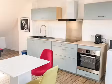 grand studio meublé et climatisé