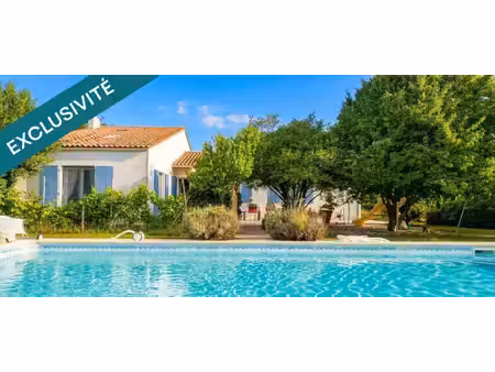 maison 155 m²  piscine  vie de plain pied au calme