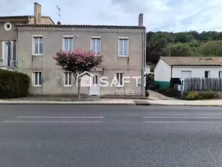 maison en pierre avec dépendance