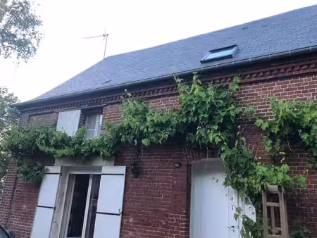 maison de caractère en brique au cœur d’un environnement boisé à 5 mn de neufchâtel.