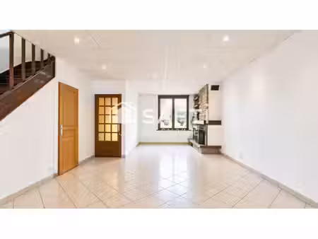 maison 100 m²  3 chambres et beau jardin