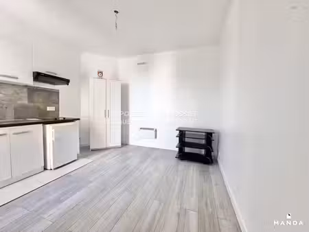 t1 meublé - 72  boulevard jeanne d'arc  93100  montreuil  france