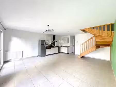 location meublée maison 4 pièces 88 m² à lyon 8ème (69008)  1 850 €