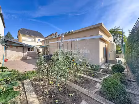 metz-sablon ? maison individuelle avec appartement indépendant  jardin et 5 garages