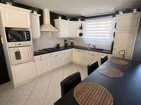 vente maison à laval (53000) : à vendre / 185m² laval