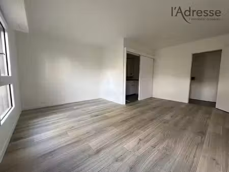 location appartement 1 pièce  33.00m²  puteaux