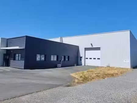 location bureaux et commerces à doué-en-anjou (49700) : à louer / 1347m² doué-en-anjou