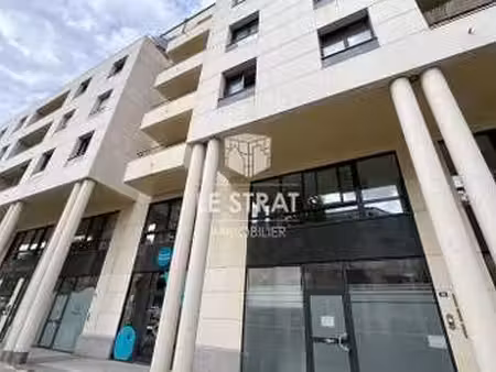 location bureaux et commerces à caen (14000) : à louer / 93m² caen