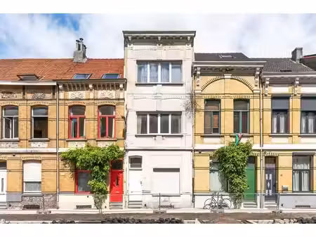 ruime studio in een rustige buurt