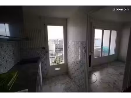 vente appartement centre ville grenoble  balcon  cave et place de parking  idéal investiss