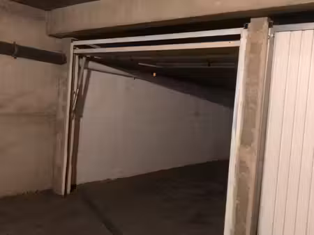 garage sécurisé av aristide briand