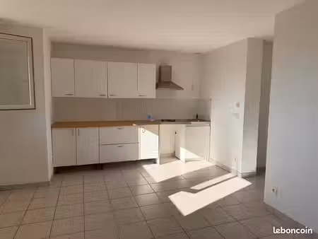 t2 à louer au bourget du lac
