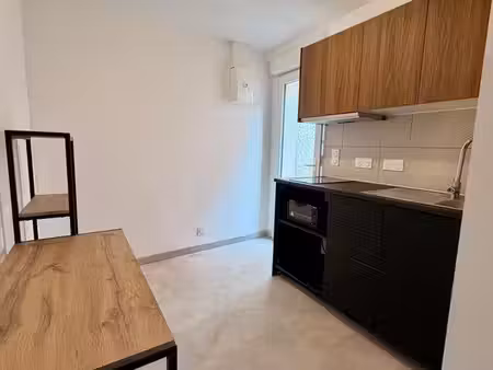 t2 meublé neuf – reims jean jaurès/cernay – cour privative