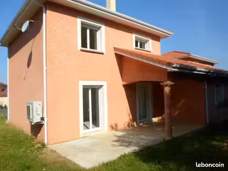 villa de 108 m² avec cuisine équipée et 3 chambres