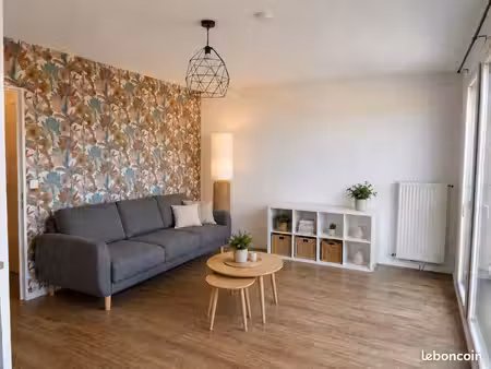 studio meublé rénové 28 m² – au calme  terrasse couverte + parking