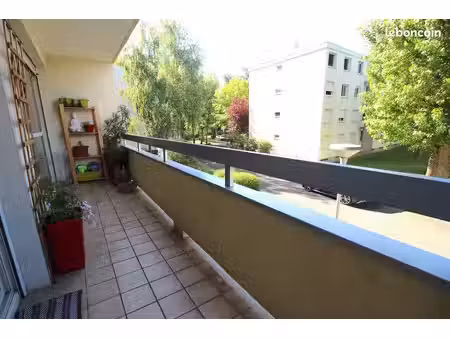 à louer – f5 avec balcon  double séjour et 3 chambres