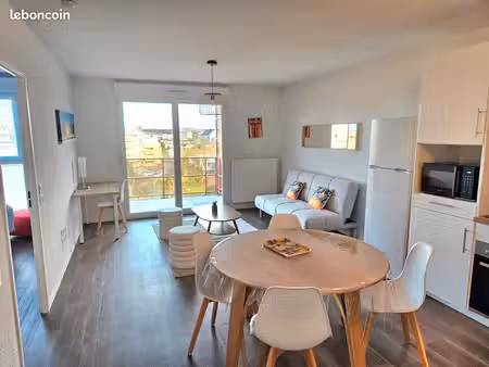 grand t2 récent avec balcon  meublé à neuf  pau université