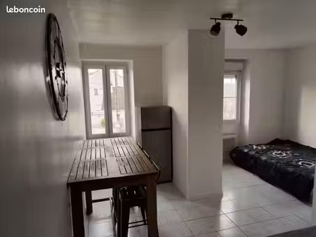 loue studio meublé avec parking