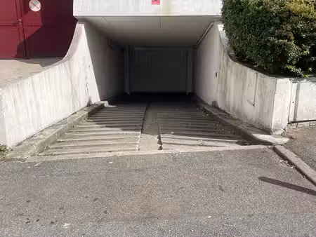 place de parking massy-palaiseau rer b/tgv