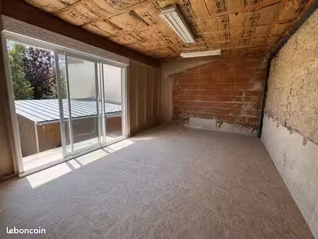 location box stockage à louer 40 m2 3 5 sous plafond
