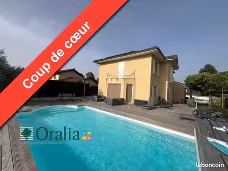 villa 7 pièces 158 m²