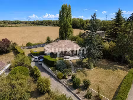 maison individuelle rénovée t6 de 167m2 sur terrain 1'466m2!