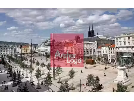 location commerce 219m²