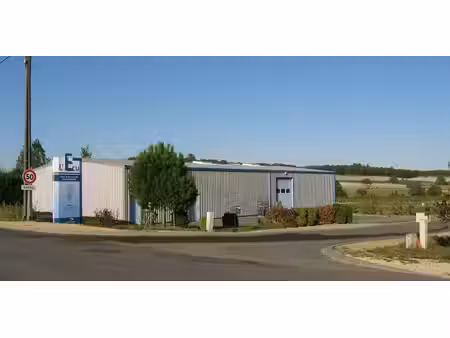 location local d’activités marigny brizay 86380 450m²