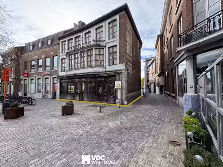 twee panden ter hoogte van de grote markt van tongeren