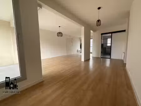 a louer - quartier avaricum - t5 de 100.40m2 avec 2 balcons