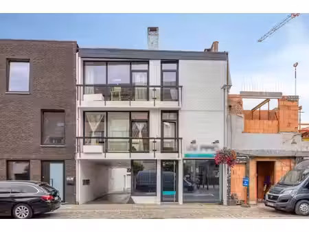 opbrengsteigendom nabij het centrum van wetteren - 3 units