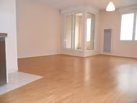 studio - grand studio avec loggia - quartier séraucourt