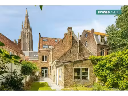 karaktervol herenhuis te koop in hartje brugge