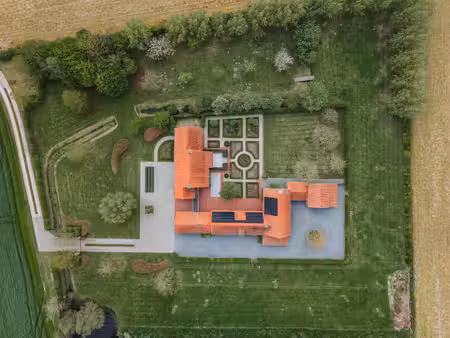 uitzonderlijk landhuis te koop in heuvelland op 1ha