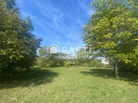 superbe terrain constructible plat clos et arboré de 2100 m2