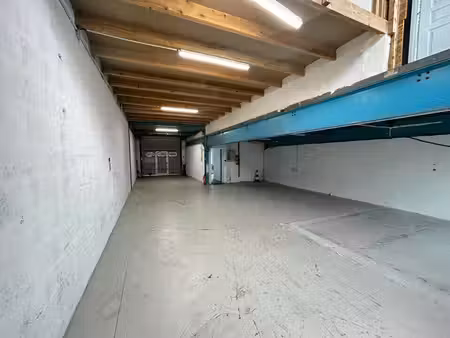 location entrepôt 229m²