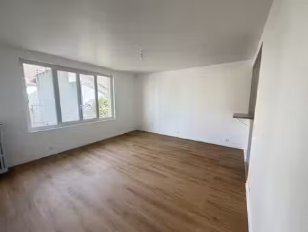 superbe deux pieces de 40 m² refait à neuf.