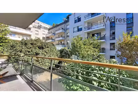 vente appartement 3 pièces  64.00m²  suresnes